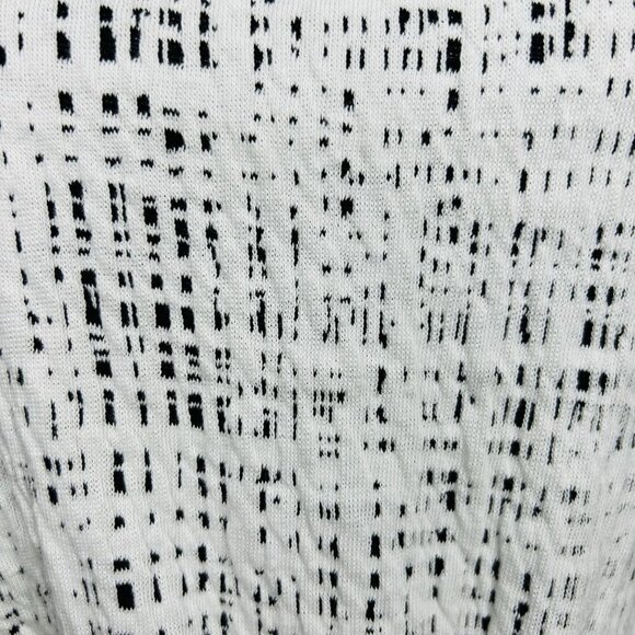 KARL LAGERFELD PARIS Jacquard Fit & Flare Dress Sz 4 Black White Belted - Picture 11 of 12